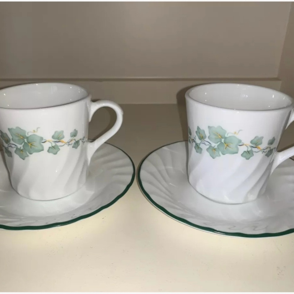 VTG (2) Sets Corelle Corningware Mug&Saucer “Callaway Ivy” Scallop-Swirl Rim 4pc